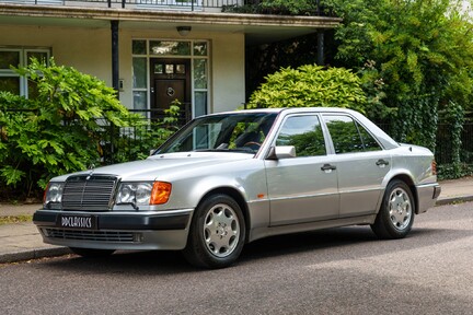 Mercedes-Benz E Class 500E 1