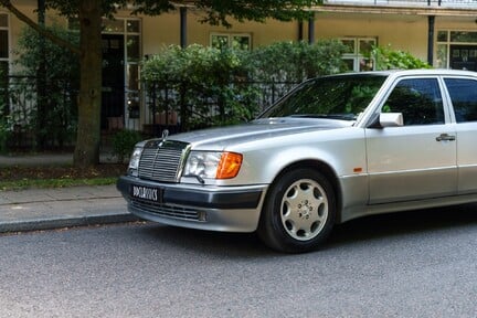 Mercedes-Benz E Class 500E 8