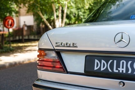 Mercedes-Benz E Class 500E 12