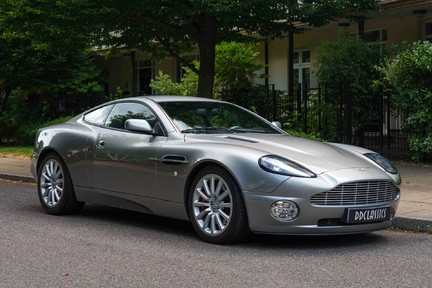 Aston Martin Vanquish 2