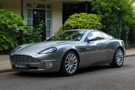 Aston Martin Vanquish 1