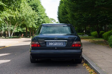 Mercedes-Benz E Class E500 Limited 6