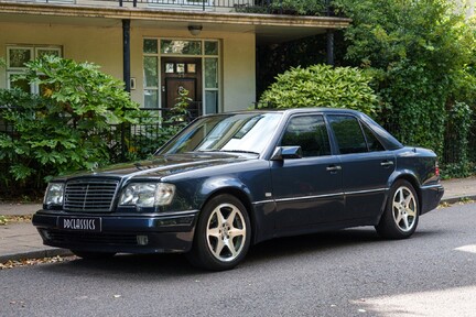 Mercedes-Benz E Class E500 Limited 1