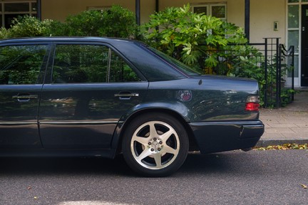 Mercedes-Benz E Class E500 Limited 10