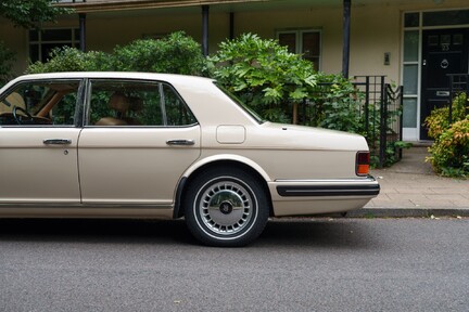 Rolls-Royce Silver Spirit IV 13