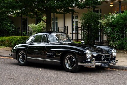 Mercedes-Benz SL Class 300SL Gullwing 2