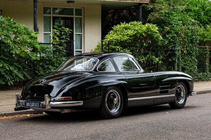 Mercedes-Benz SL Class 300SL Gullwing 4