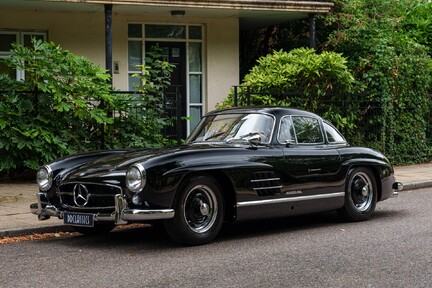 Mercedes-Benz SL Class 300SL Gullwing 1