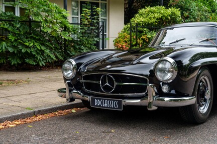 Mercedes-Benz SL Class 300SL Gullwing 9