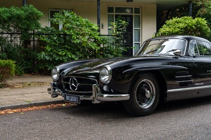 Mercedes-Benz SL Class 300SL Gullwing 10