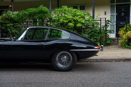 Jaguar E-Type 3.8 FHC 10