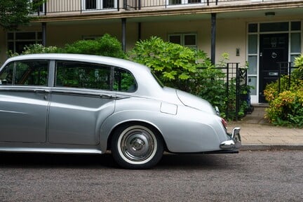 Rolls-Royce Silver Cloud II Long Wheel Base 12