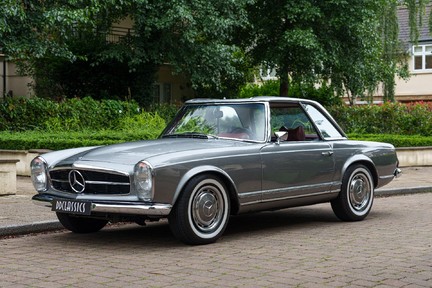 Mercedes-Benz SL 280SL Pagoda 1