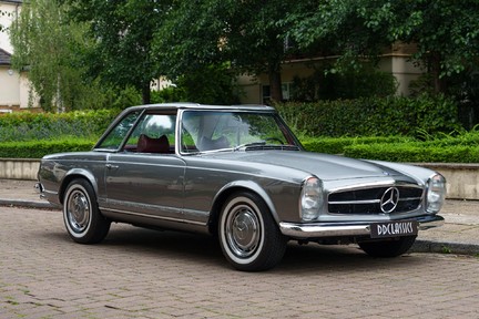 Mercedes-Benz SL 280SL Pagoda 2