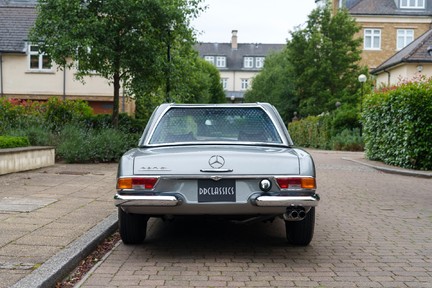 Mercedes-Benz SL 280SL Pagoda 6