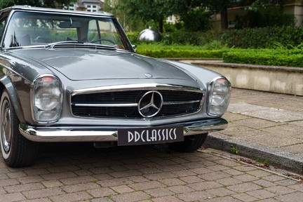 Mercedes-Benz SL 280SL Pagoda 8