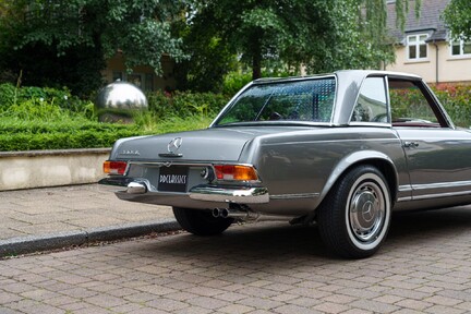 Mercedes-Benz SL 280SL Pagoda 11