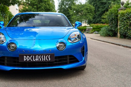 Alpine A110 1.8L Turbo 300 GT 2 DR DCT 9