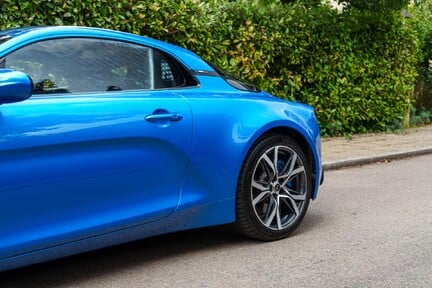 Alpine A110 1.8L Turbo 300 GT 2 DR DCT 13