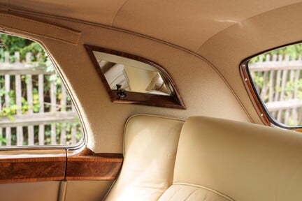 Rolls-Royce Silver Cloud III 25