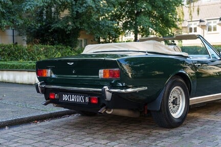 Aston Martin V8 Volante 14