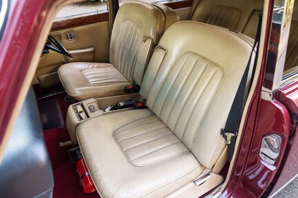 Rolls-Royce Silver Shadow II 24