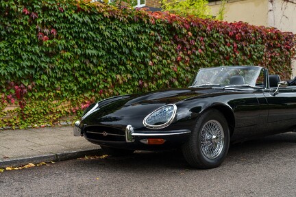 Jaguar E-Type V12 10