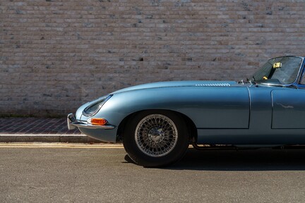 Jaguar E-Type Series 1 4.2 Roadster 10