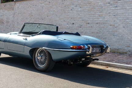 Jaguar E-Type Series 1 4.2 Roadster 13