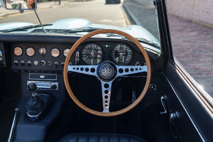 Jaguar E-Type Series 1 4.2 Roadster 16