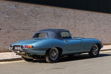 Jaguar E-Type Series 1 4.2 Roadster 7