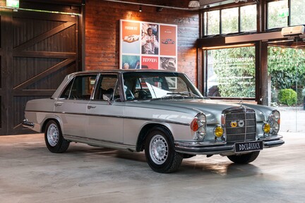 Mercedes-Benz 300 SEL 3.5 2