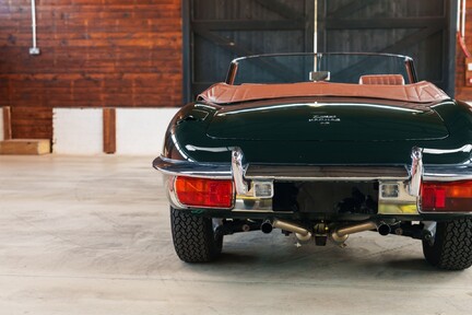 Jaguar E-Type 4.2 Roadster 9