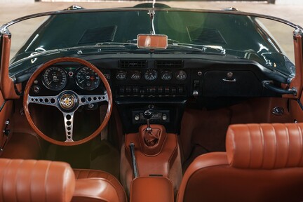 Jaguar E-Type 4.2 Roadster 11