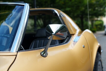 Chevrolet Corvette Stingray 427 Coupé 12