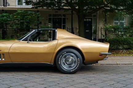 Chevrolet Corvette Stingray 427 Coupé 13