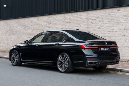 BMW 7 Series M760LI XDRIVE 4