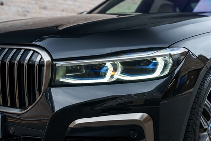 BMW 7 Series M760LI XDRIVE 8