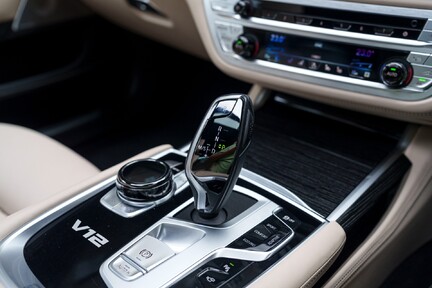 BMW 7 Series M760LI XDRIVE 20