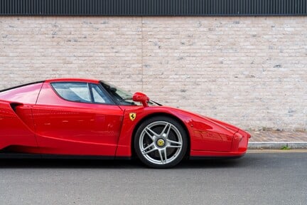 Ferrari Enzo 11