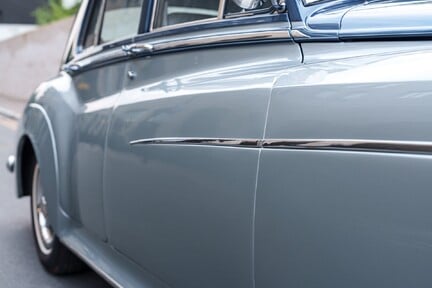 Rolls-Royce Silver Cloud III 12