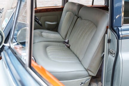 Rolls-Royce Silver Cloud III 26