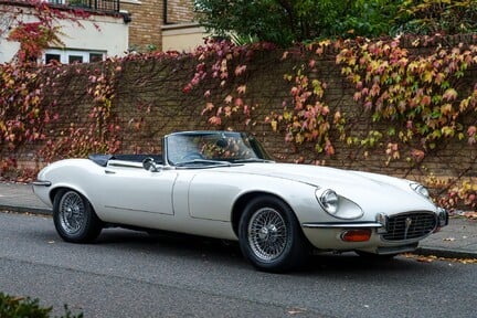 Jaguar E-Type Series III V12 Roadster 2