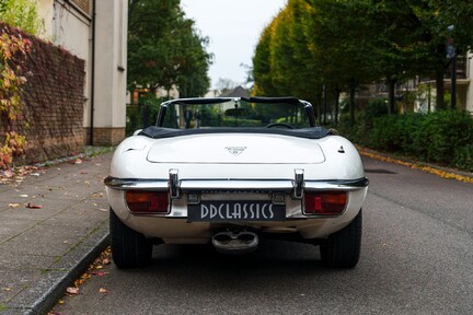 Jaguar E-Type Series III V12 Roadster 6