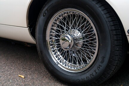 Jaguar E-Type Series III V12 Roadster 10