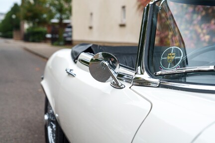 Jaguar E-Type Series III V12 Roadster 11