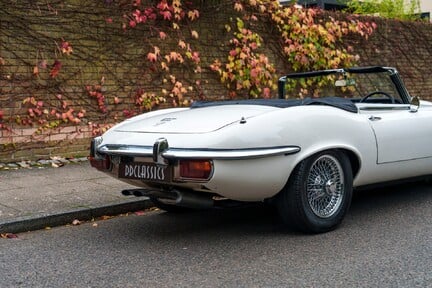 Jaguar E-Type Series III V12 Roadster 13