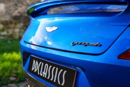 Aston Martin Vanquish V12 16