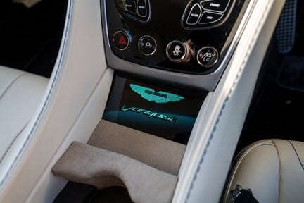 Aston Martin Vanquish V12 24