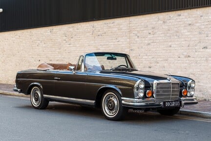 Mercedes-Benz SE 280 3.5 Cabriolet 2